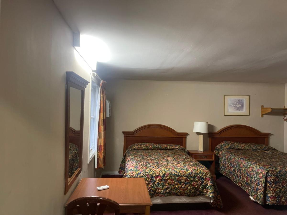 Pennswoods Inn Манхайм Екстериор снимка