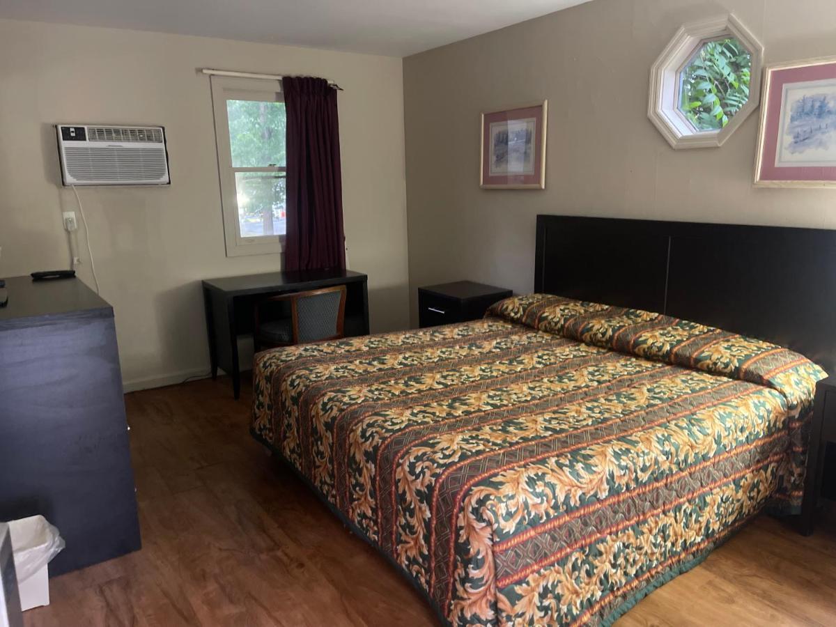 Pennswoods Inn Манхайм Екстериор снимка