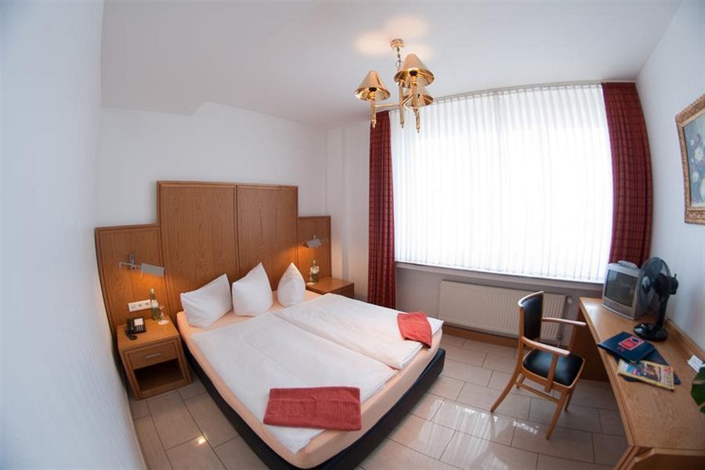 Pennswoods Inn Манхайм Екстериор снимка